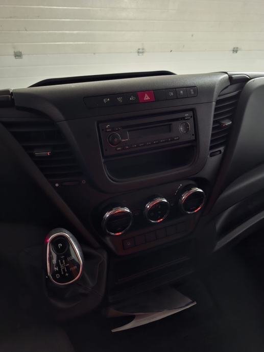 Iveco Massif 2.3 maxi automatik – slika 10