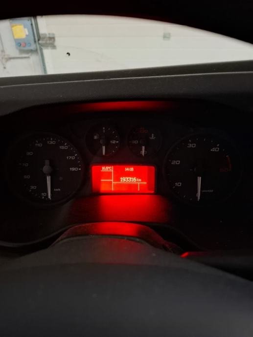 Iveco Massif 2.3 maxi automatik – slika 6