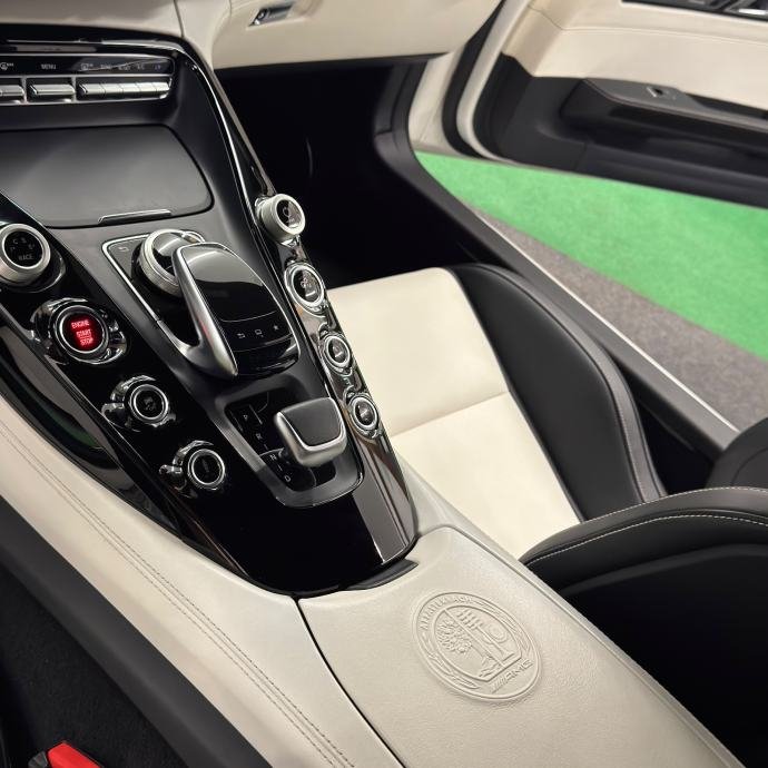 MB AMG GTS – Kolekcionarski Automobil – Limited Edition 130thAnniversary – slika 15