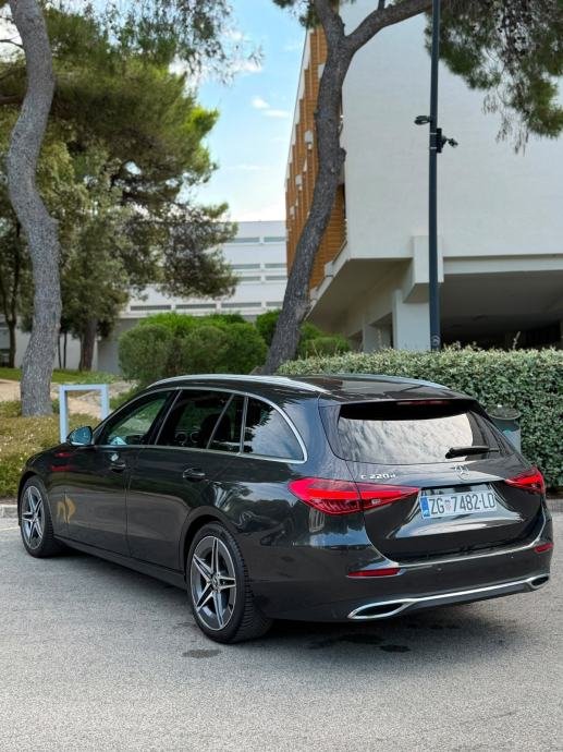 Mercedes Benz C220d 2021/2022 – slika 8