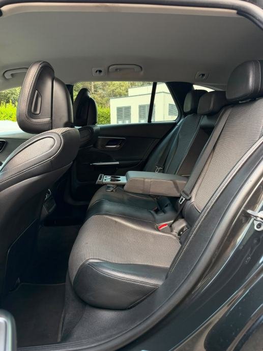 Mercedes Benz C220d 2021/2022 – slika 9