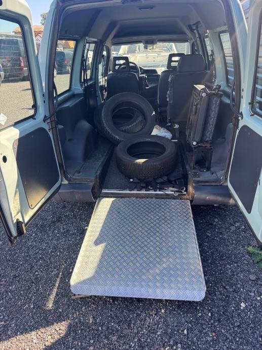 Peugeot expert za invalide – slika 4