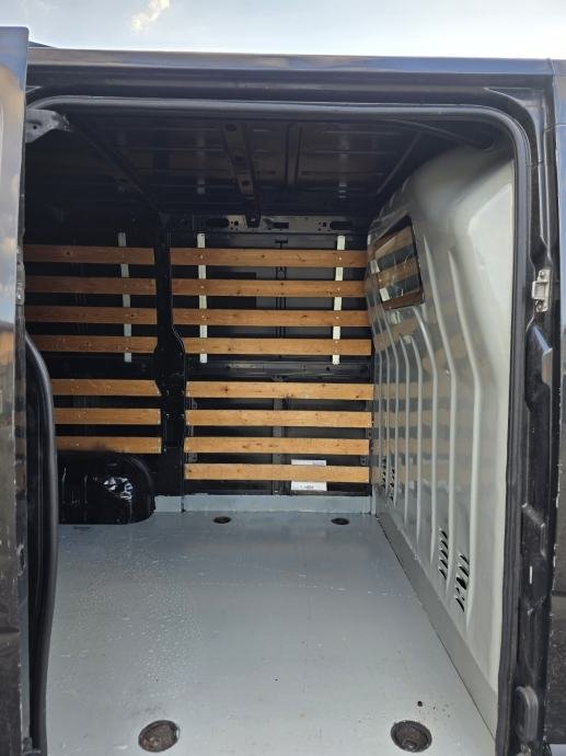 Renault Master l1h1 Automatik REG Godinu Dana – slika 8