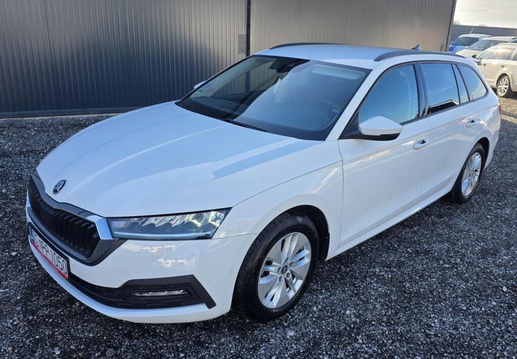 Škoda Octavia Combi 2023 Godina DSG Automatik Mint Stanje kao Nova – slika 1