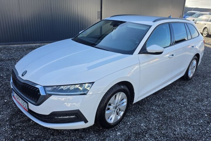 Škoda Octavia Combi 2023 Godina DSG Automatik Mint Stanje kao Nova