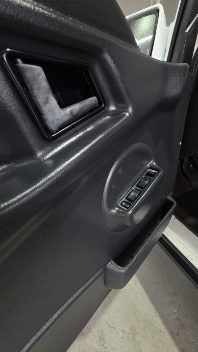 Suzuki Vitara 4X4 Pogodna za Šumu Samo 77 tis km – slika 11