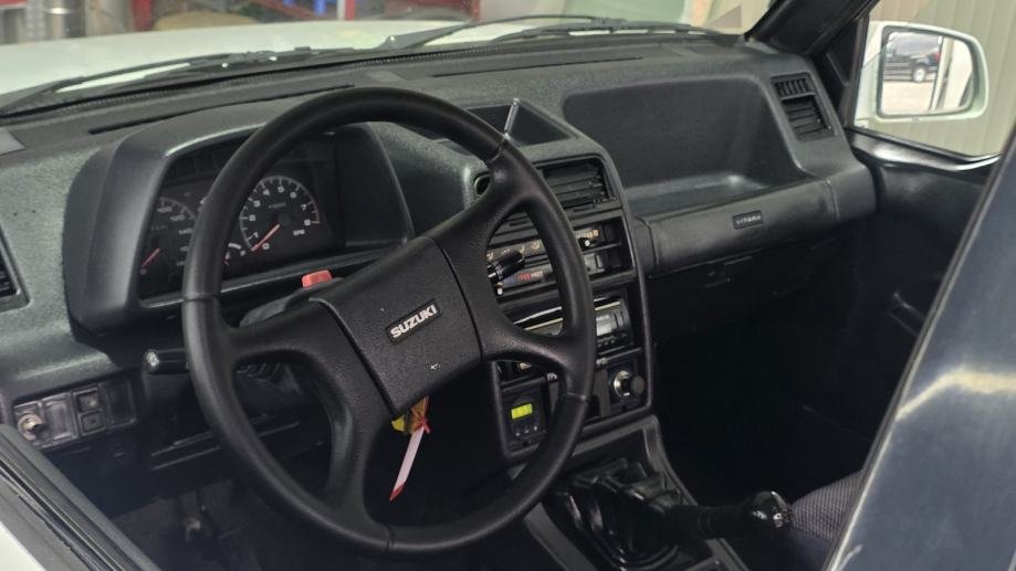 Suzuki Vitara 4X4 Pogodna za Šumu Samo 77 tis km – slika 13