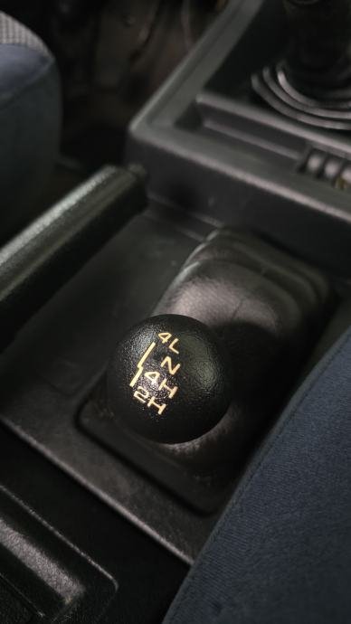 Suzuki Vitara 4X4 Pogodna za Šumu Samo 77 tis km – slika 8