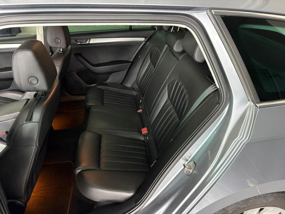 Škoda Superb Combi 1, 6 TDI BI-XENON KOŽA – slika 17