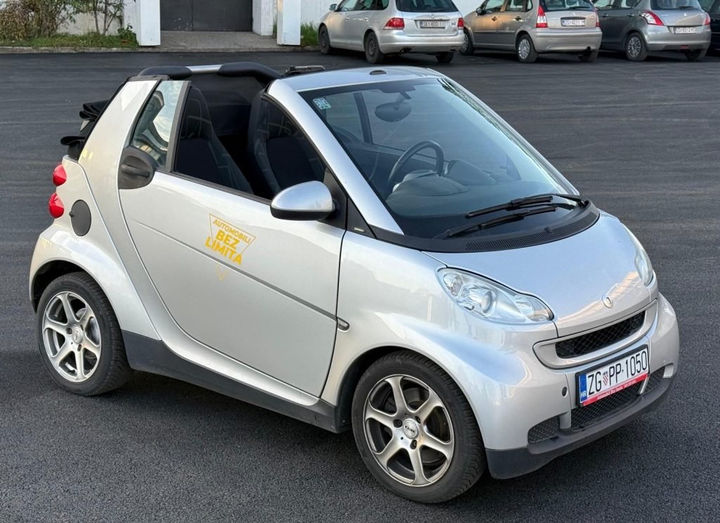 Smart fortwo cabrio 1.0 automatik – slika 1